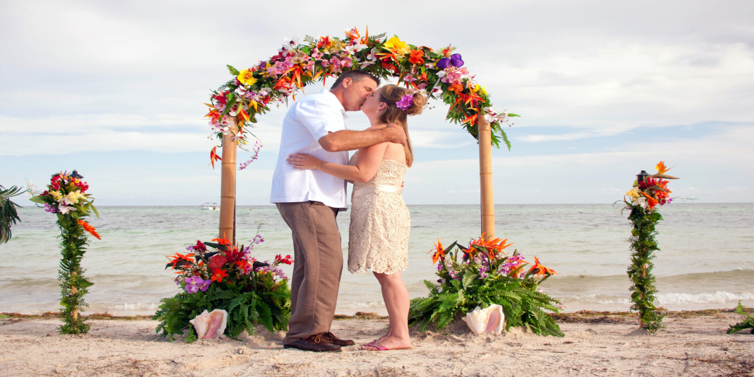 Don’t Make These 4 Beach Wedding Flower Mistakes Don’t Make These 4 Beach Wedding Flower Mistakes